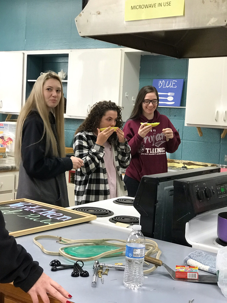 Diet and Nutrition class's
Taste-Testing Fruit lab